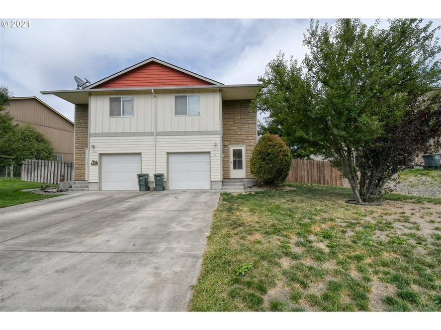 1290 SW 12th St, Pendleton, OR 97801 - photo 1