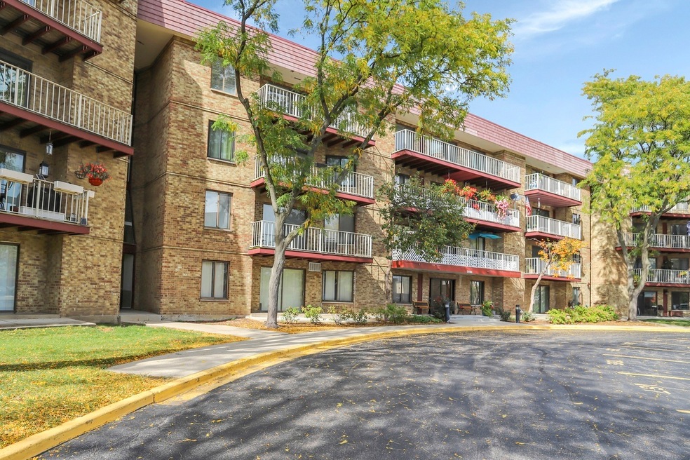 5400 Astor Ln Unit 104, Rolling Meadows, IL 60008 MLS MRD11976294