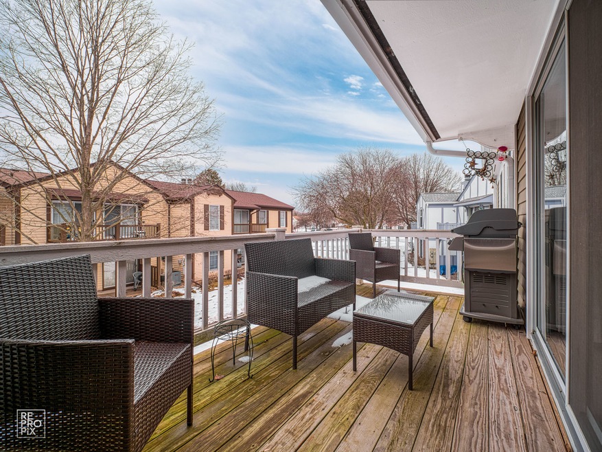 2147 Lancaster Cir unit 202D, Naperville, IL 60565 - photo 1