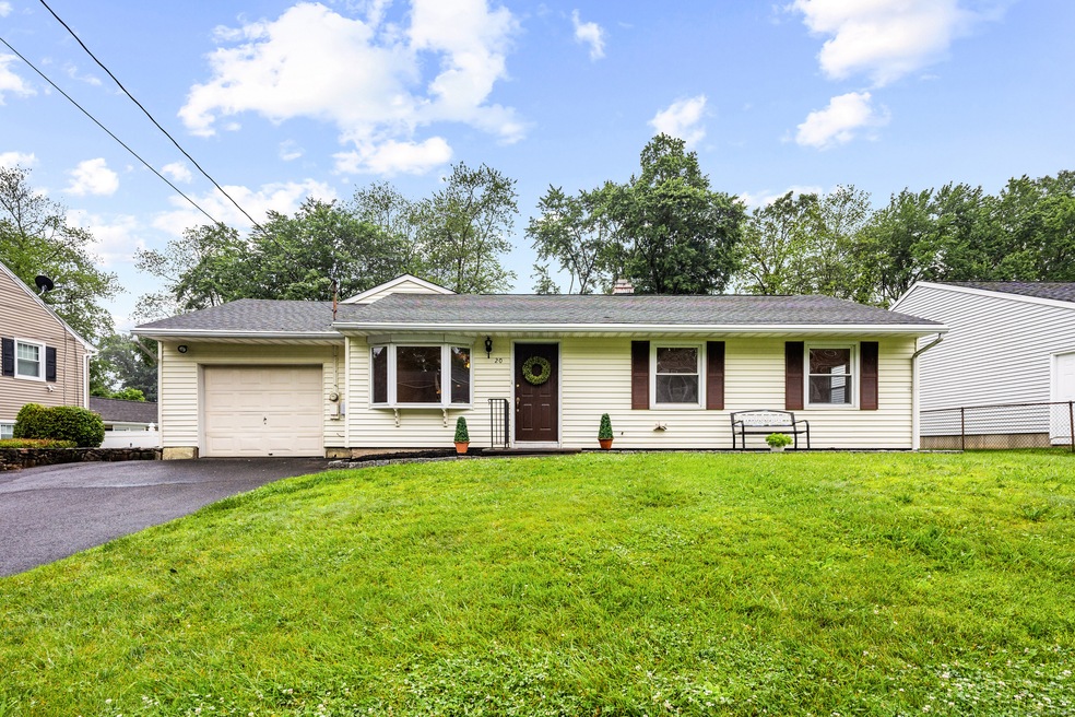 20 Hickory St, Danbury, CT 06810 - photo 1