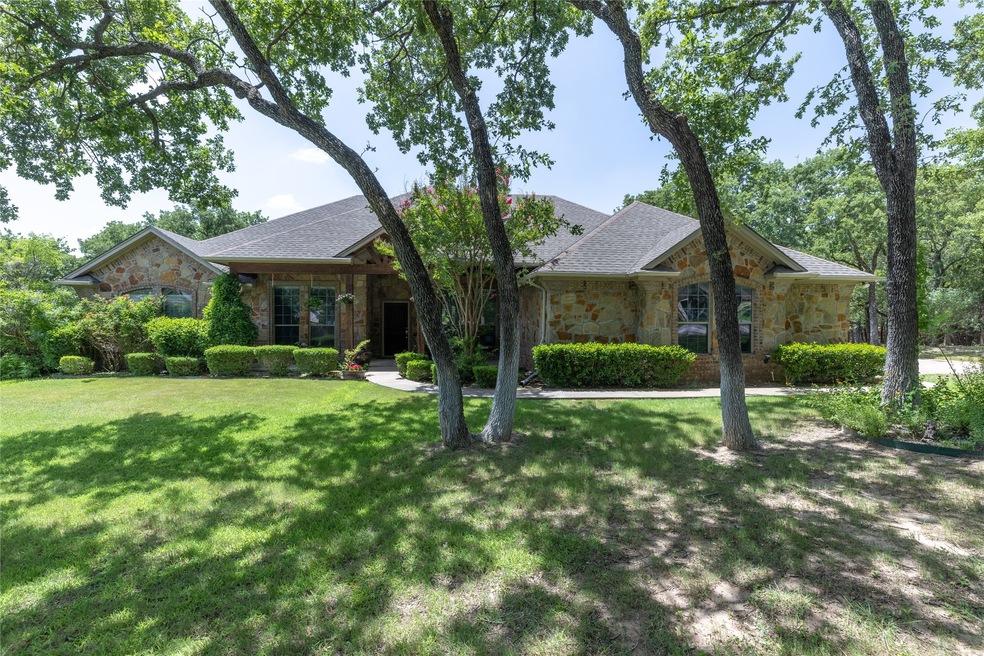 157 Overton Ridge Cir, Weatherford, TX 76088 - photo 1