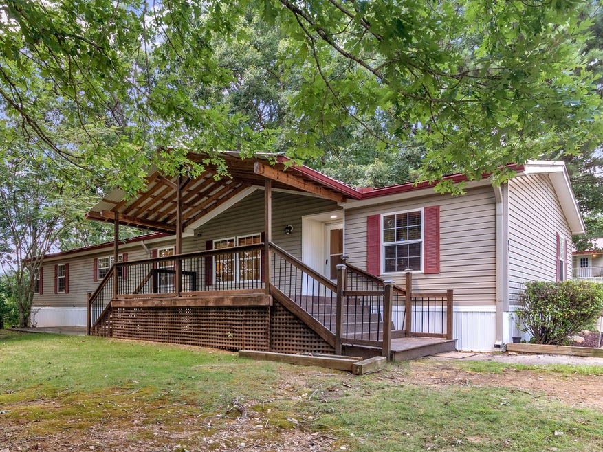 89 Arapaho Ave, Locust Grove, GA 30248 - photo 1