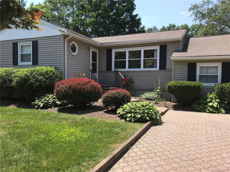 2809 Heathercrest Dr, Yorktown Heights, NY 10598 - photo 1