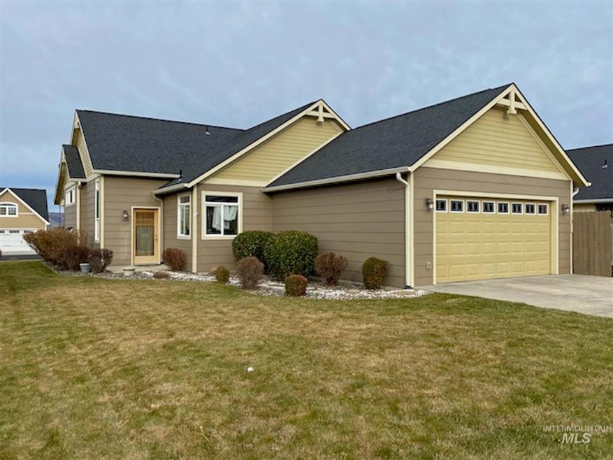 1806 Imnaha Ln, Lewiston, ID 83501 - photo 1