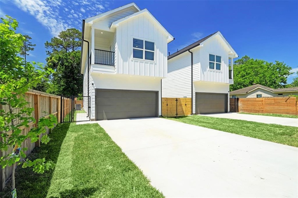 8313 Hoffman St, Houston, TX 77016 - photo 1