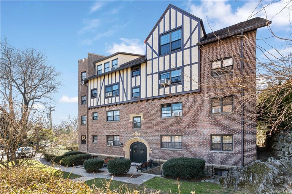 1440 Boston Post Rd unit 3I, Larchmont, NY 10538 - photo 1