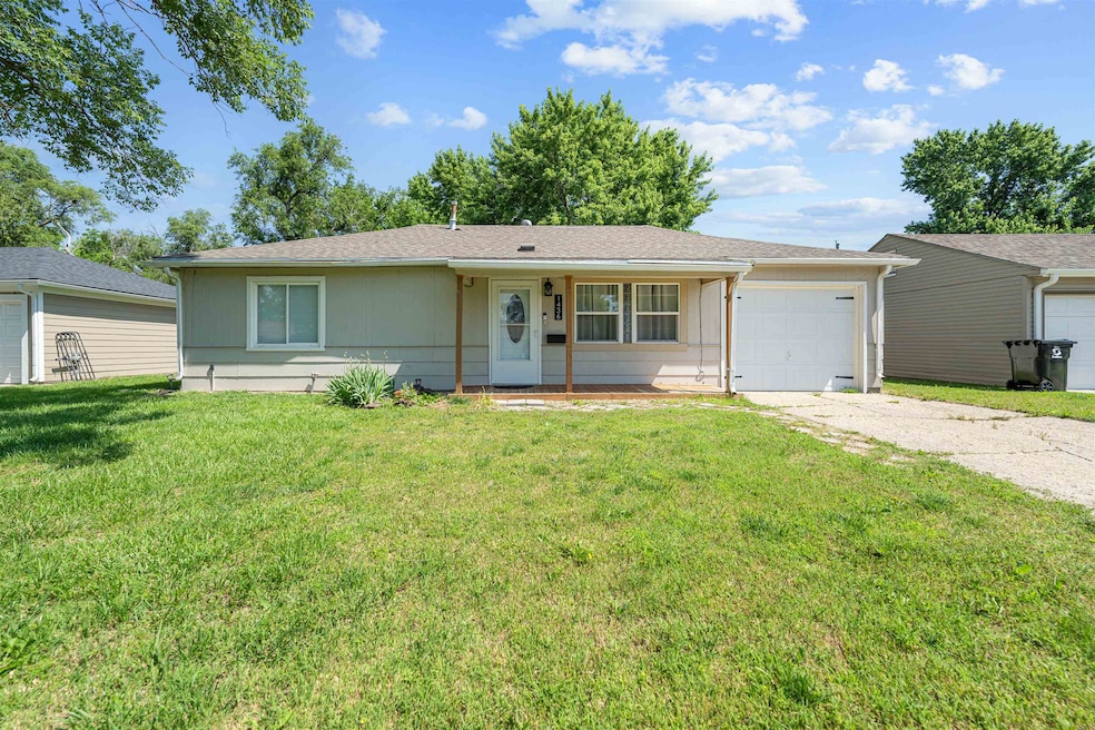 Pending $128,000 • Co-Listing Agent