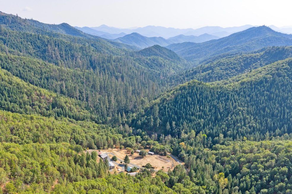 4220 Wards Creek Rd, Rogue River, OR 97537 - photo 1