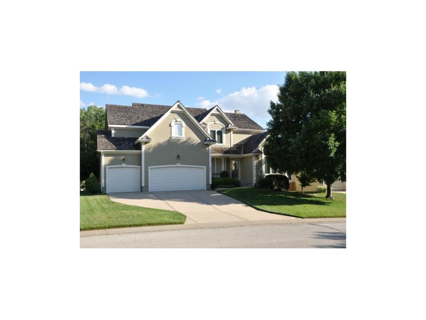 Beautiful home on cul-de-sac.  Photo before new ro