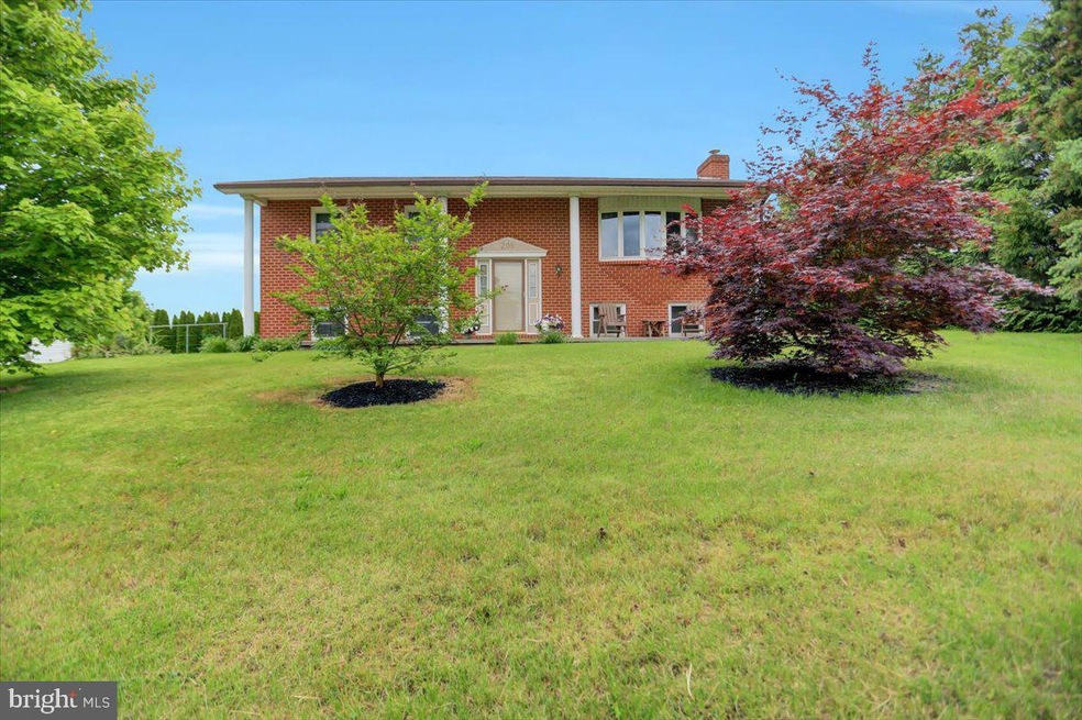 208 Maranatha Dr, Saint Thomas, PA 17252 - photo 1