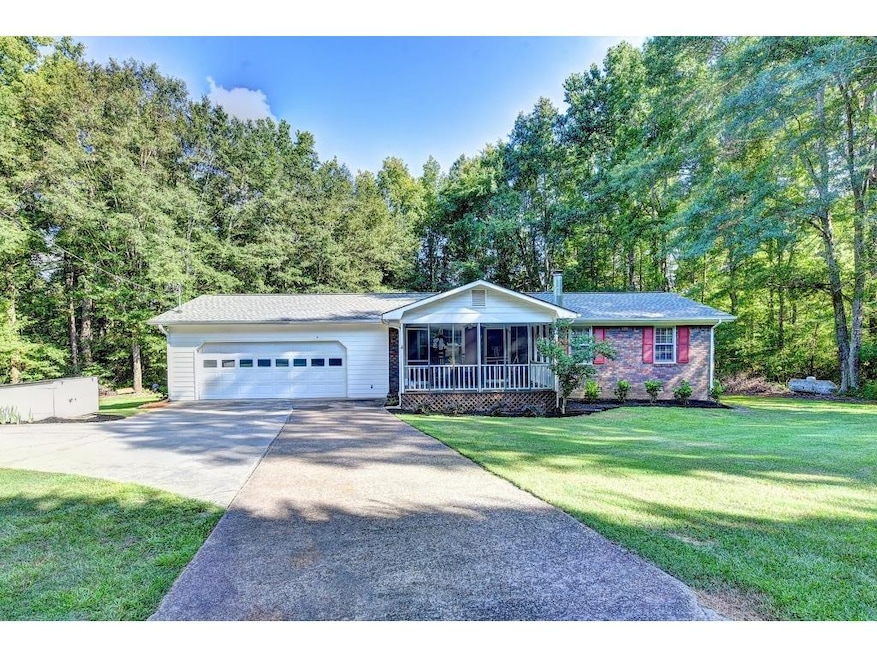 Beautiful 2 Bedroom 2 Bath Home On 1 Acre Lot!