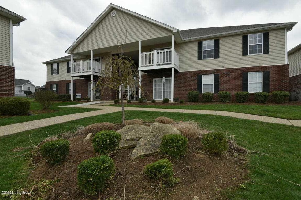 171 Central Blvd unit 27, Mount Washington, KY 40047 - photo 1