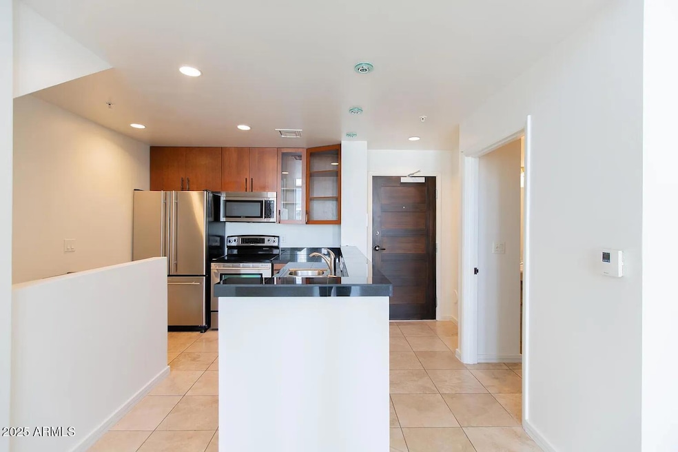 215 E Mckinley St unit 408, Phoenix, AZ 85004 - photo 1