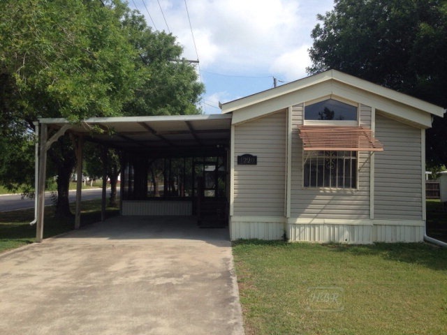 1220 S Palmera Dr, La Feria, TX 78559 - photo 1