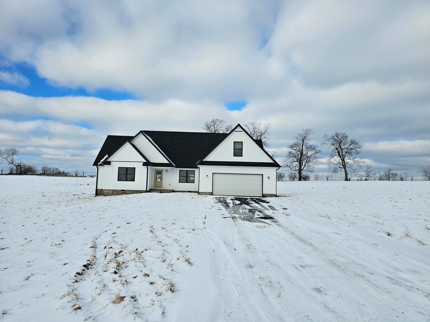 124 Gracelynn Cir, Harrodsburg, KY 40330 - photo 1