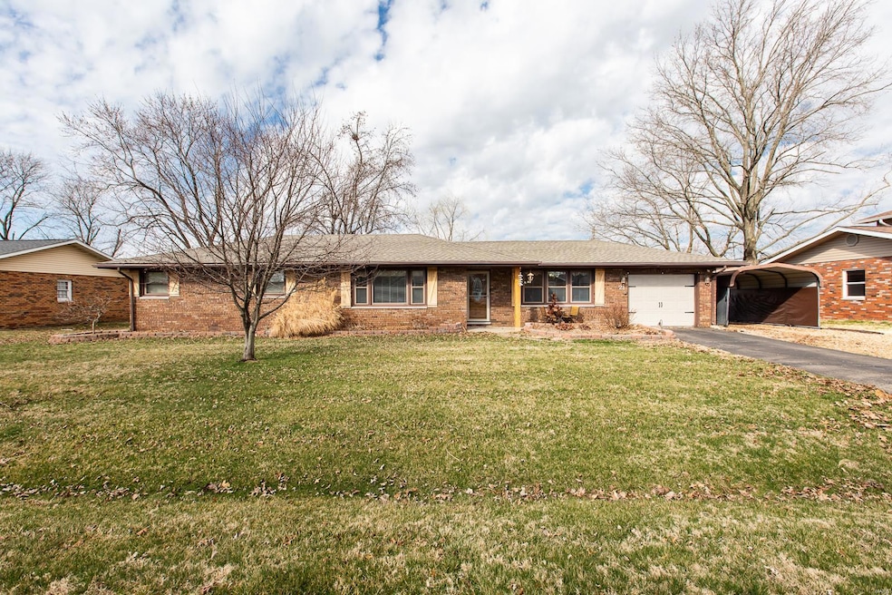 21 Rosewood Dr, Maryville, IL 62062 - photo 1