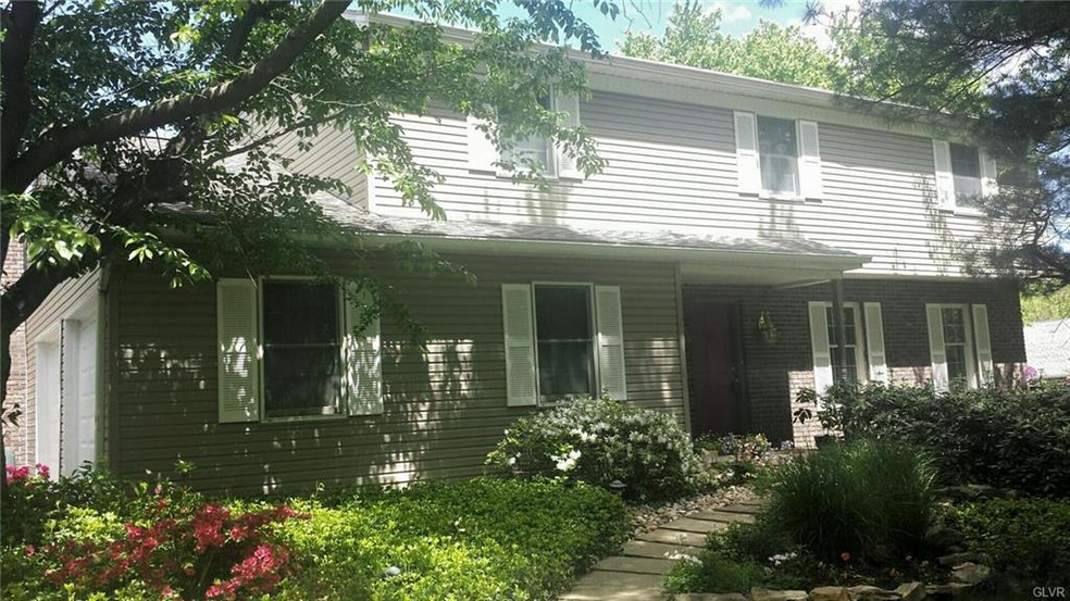 5498 Fresh Meadow Dr, Macungie, PA 18062 - photo 1