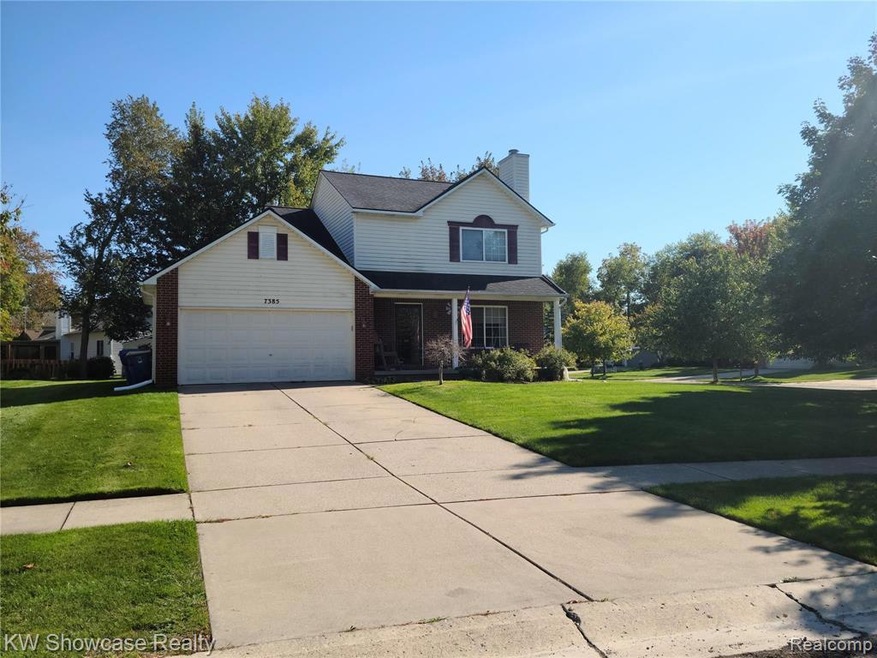 7385 Roberta Ln, Waterford, MI 48327 - photo 1