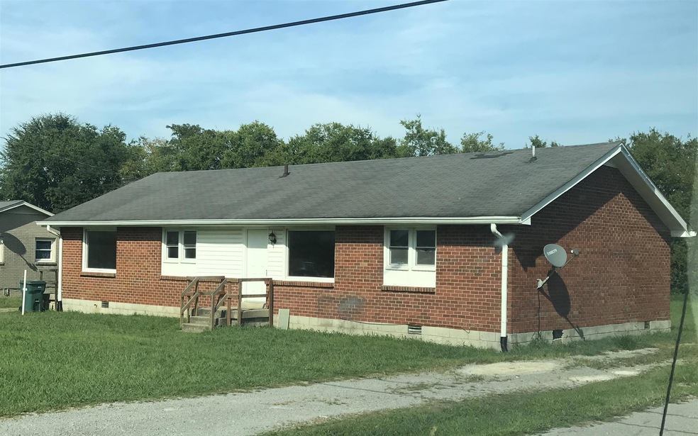 715 B Kent Dr, Lebanon, TN 37087 - photo 1