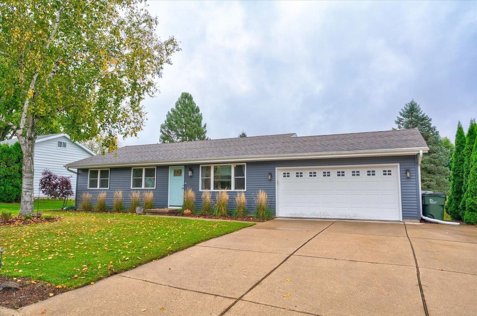 For Sale $424,900 • Co-Listing Agent