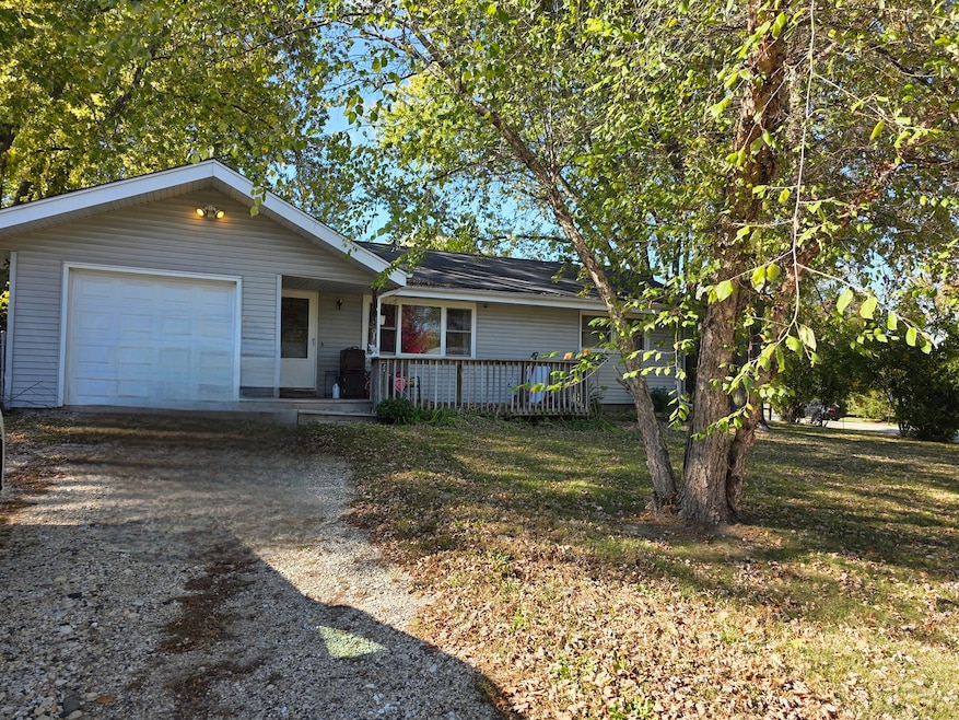 200 S Beck Rd unit 12, Lindenhurst, IL 60046 - photo 1