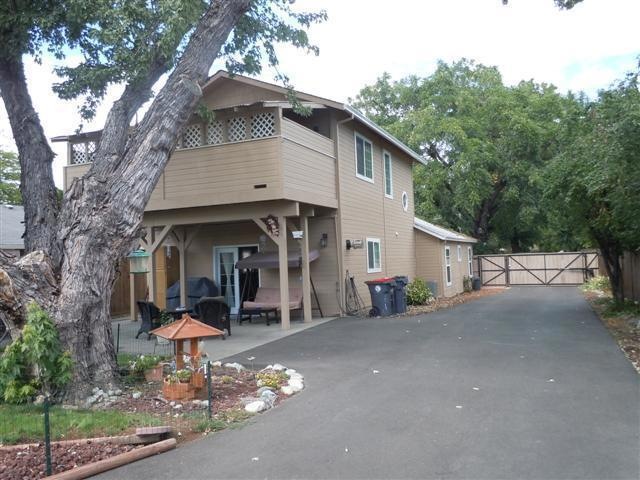 683 Pittview Ave, Central Point, OR 97502 - photo 1