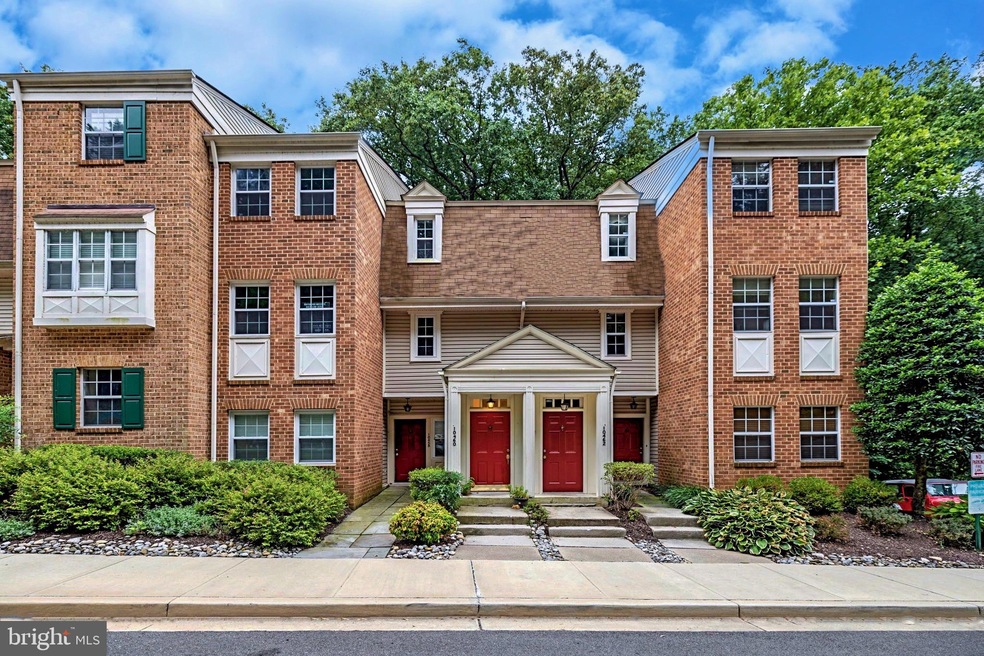 10460 Parthenon Ct, Bethesda, MD 20817 - photo 1