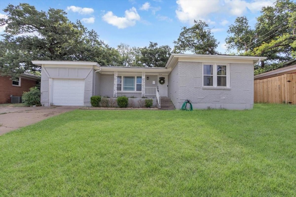 924 Walter St, Bedford, TX 76022 - photo 1