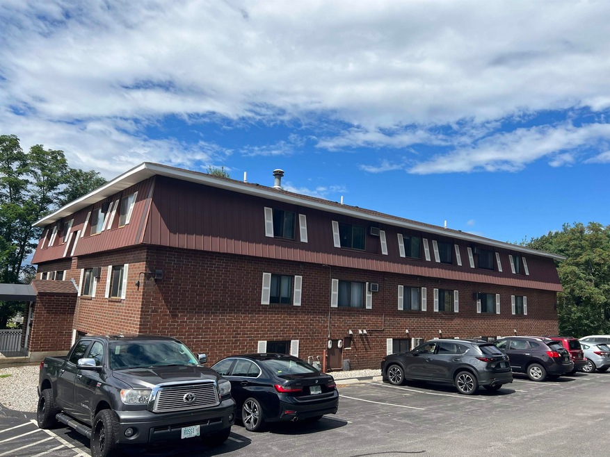 555 Calef Rd unit 14, Manchester, NH 03103 - photo 1