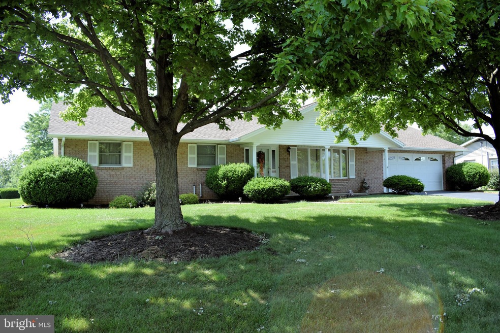 2935 Roosevelt Dr, Chambersburg, PA 17201 - photo 1