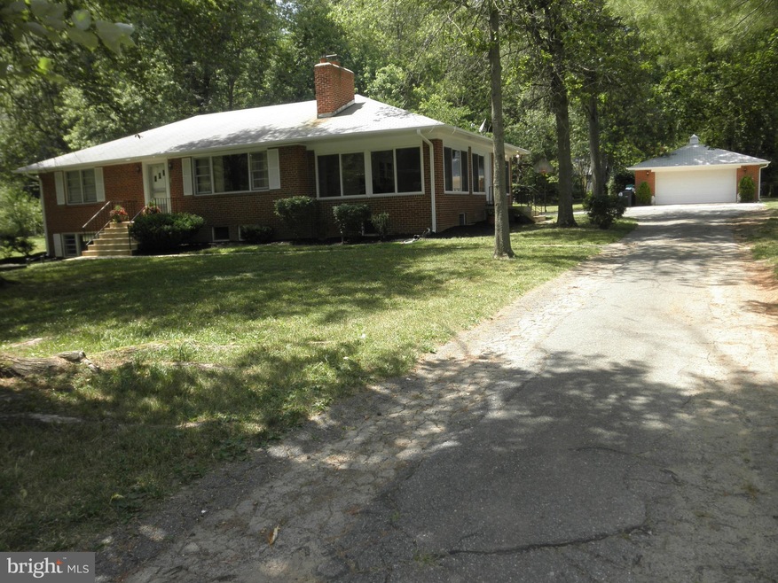 14806 Dunbarton Dr, Upper Marlboro, MD 20772 - photo 1