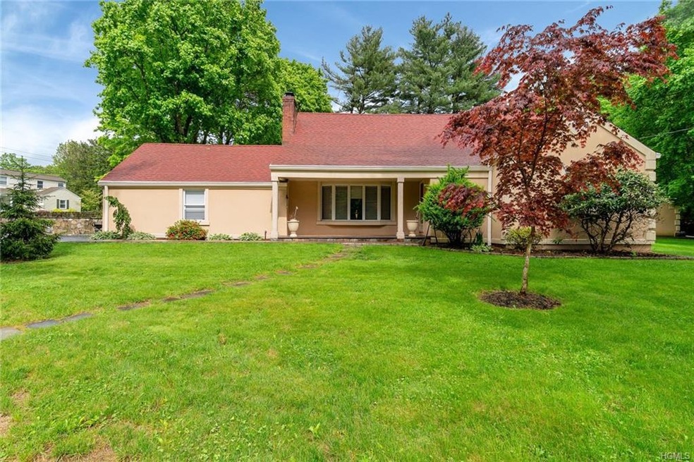 35 Stephen Dr, Pleasantville, NY 10570 - photo 1