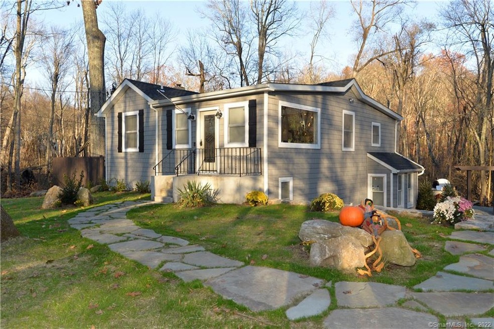 6 Hewlett Rd, New Fairfield, CT 06812 - photo 1