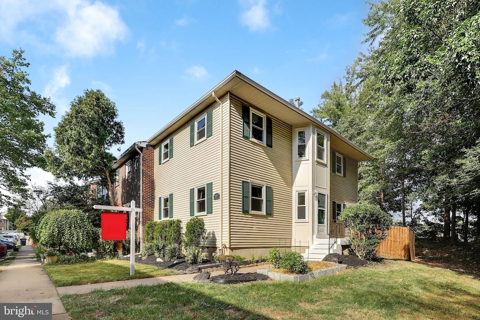 3055 White Birch Ct, Fairfax, VA 22031 - photo 1