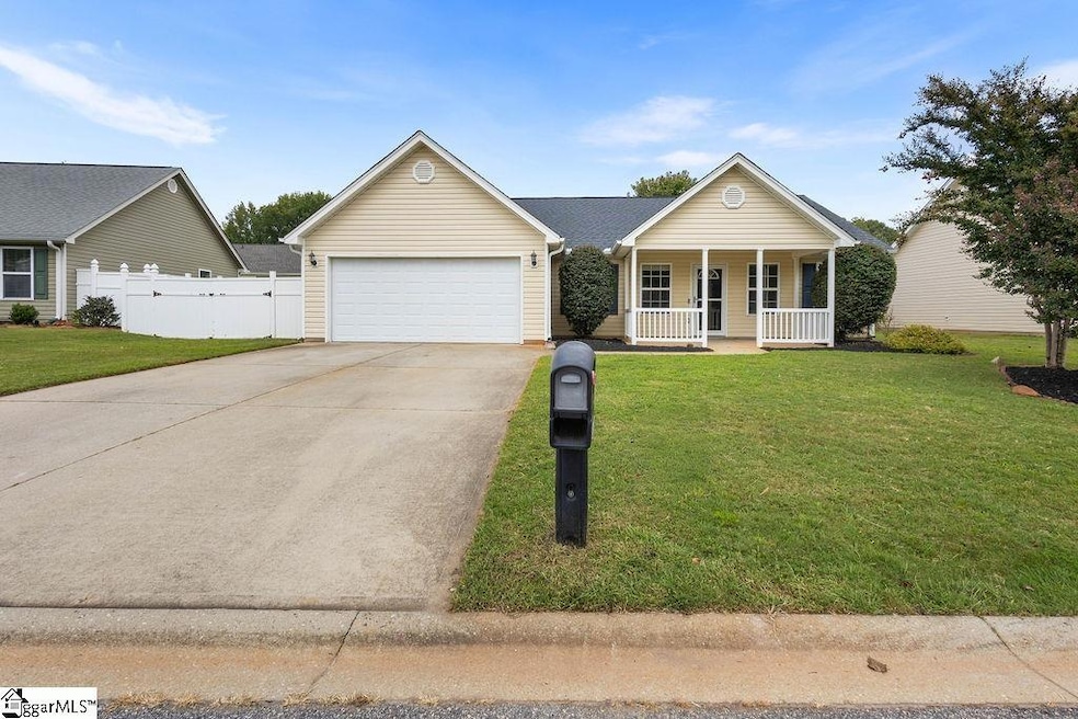 10 Calalla Ct, Taylors, SC 29687 - photo 1