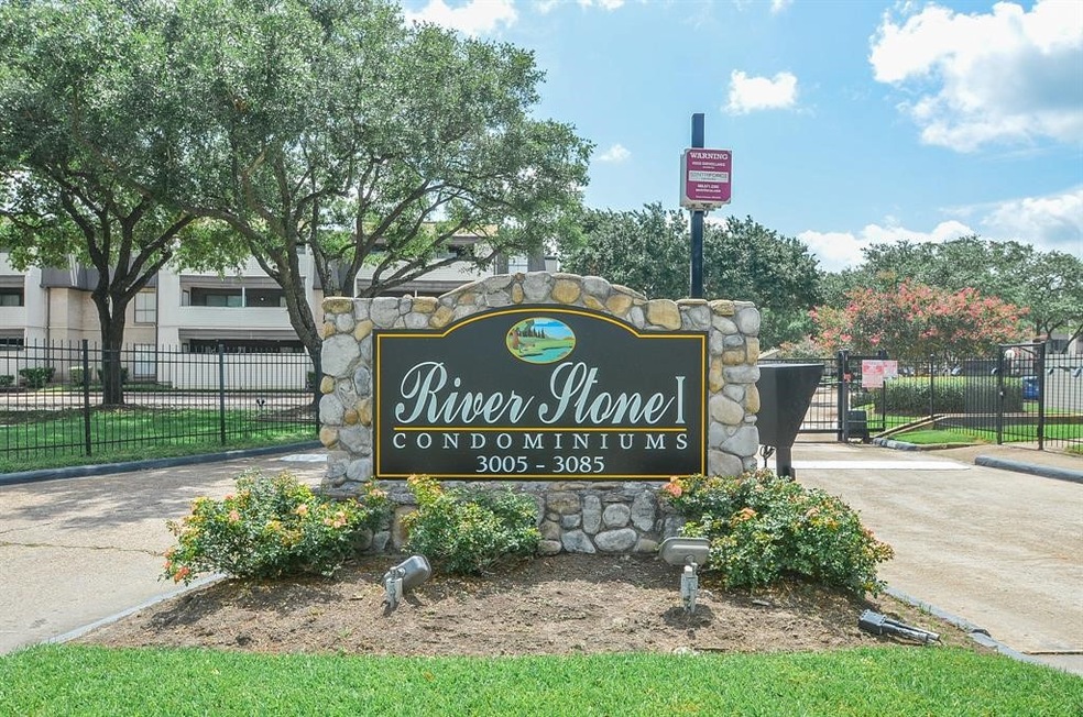 Riverstone Gated Entry