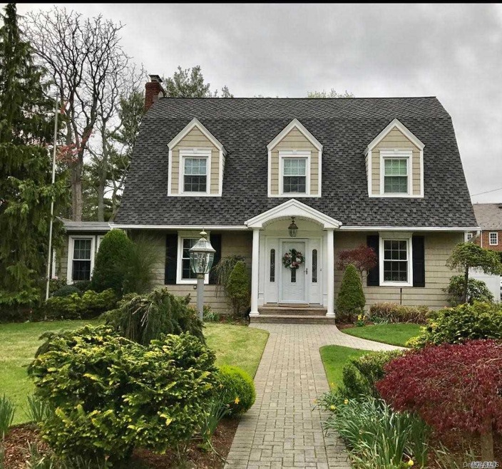 8 Dover Place, Hempstead, NY 11550 - photo 1