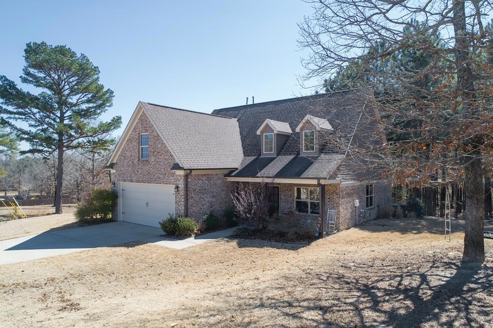 121 Lakes Dr S, Oxford, MS 38655 - photo 1