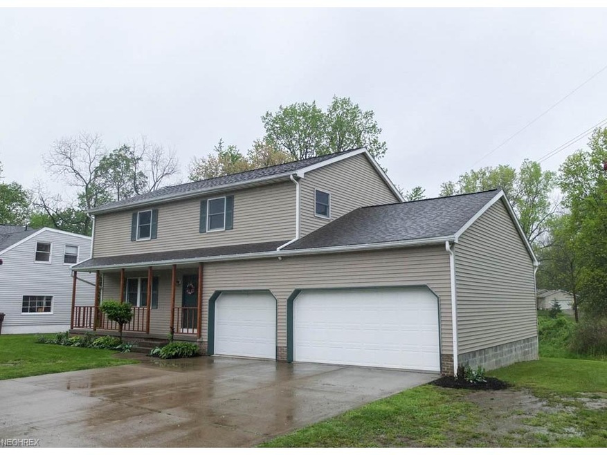 Fantastic 3 bedroom, 2.5 bath colonial with a 3-ca