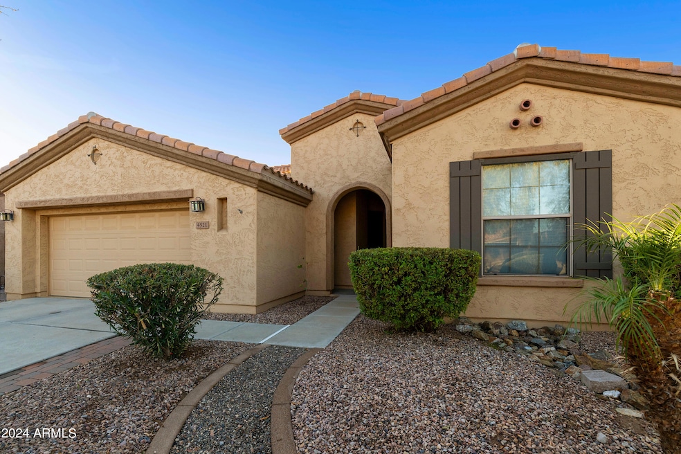 4521 E-006-015-PAT 6745-MLS_Size