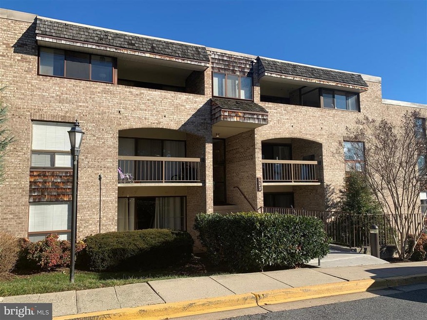 423 Christopher Ave unit 26, Gaithersburg, MD 20879 - photo 1