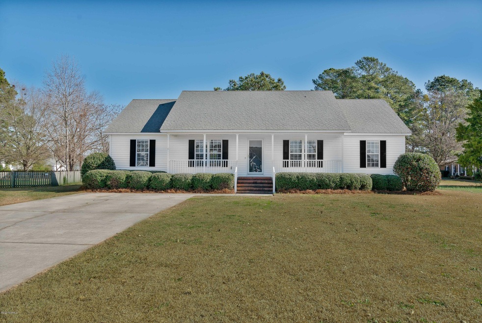 2607 Coopers Point Dr, Winterville, NC 28590 - photo 1