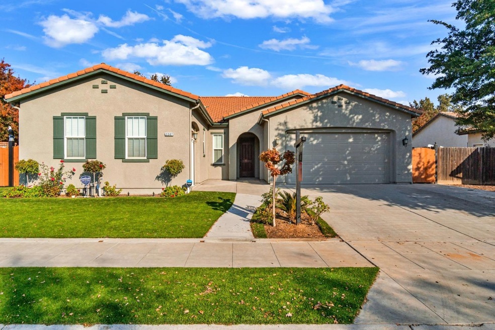 3307 Buckingham Ave, Clovis, CA 93619 - photo 1