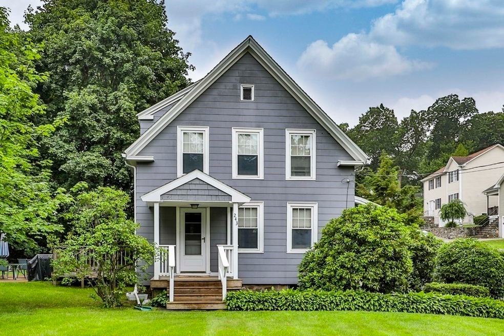 243 Nahant St, Wakefield, MA 01880 - photo 1