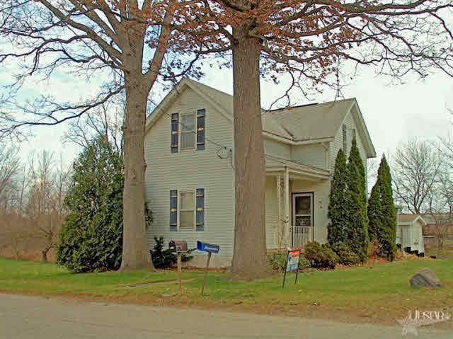 914 W Quincy St, Garrett, IN 46738 - photo 1