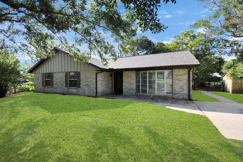 7021 Loop 540, Beasley, TX 77417 - photo 1