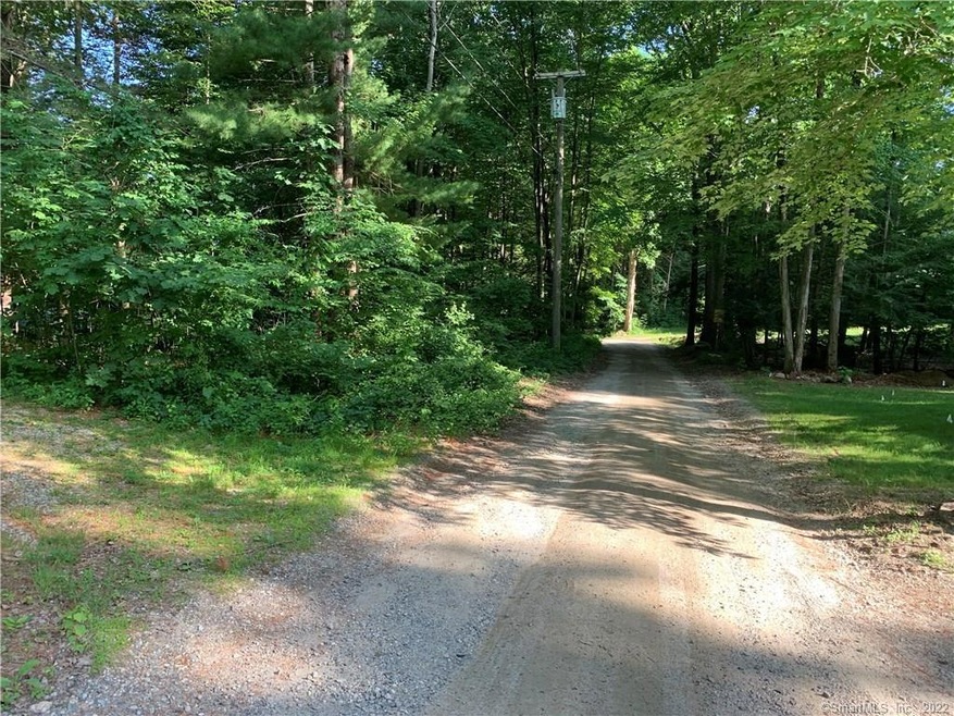 0 Playground Dr unit 6-10 170308634, Woodstock, CT 06281 - photo 1