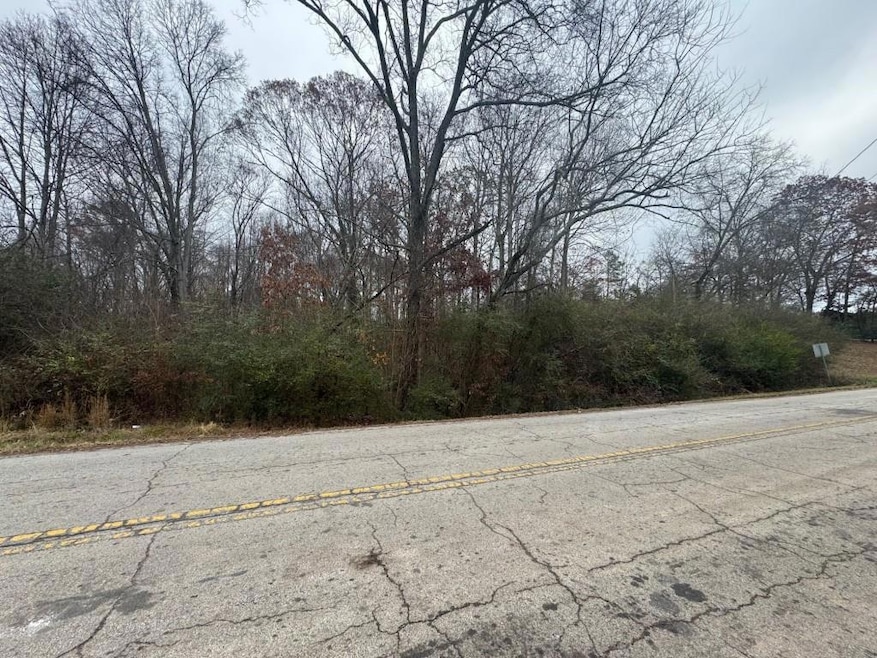 5639 Holiday Rd, Sugar Hill, GA 30518 - photo 1