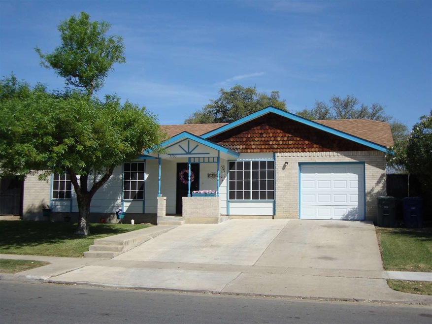 5703 Post Oak Dr, Laredo, TX 78041 - photo 1