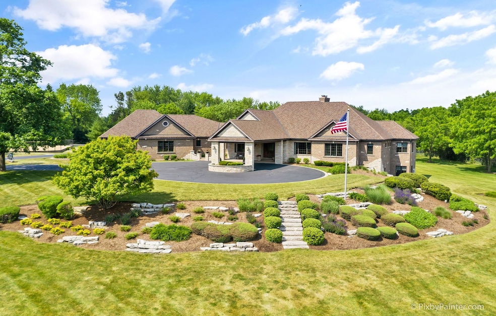 36W918 Crane Rd, Saint Charles, IL 60175 - photo 1